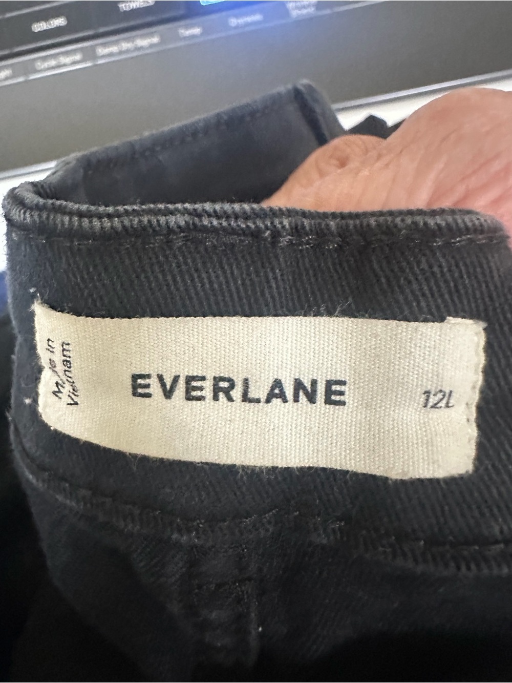 Everlane Black Relaxed High-Rise Chinos - Picture 4 of 4